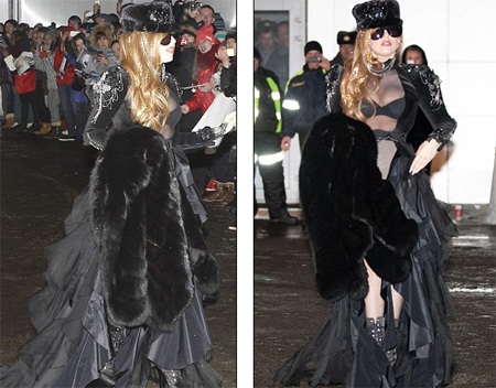 Lady Gaga tiếp tục ăn mặc lố lăng - 1 VN
