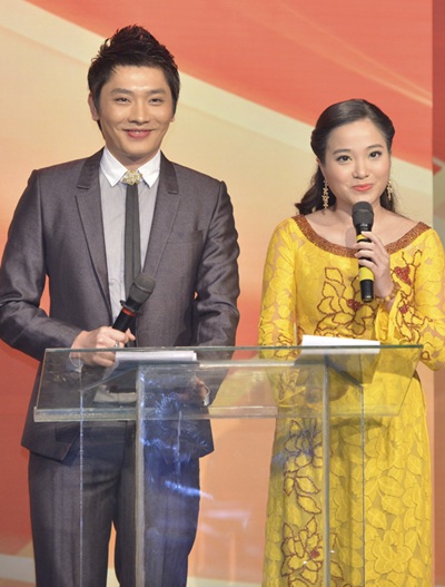 Khánh Ly đoạt “cú đúp” Én Vàng và giải khán giả bình chọn - 2 Hai MC của chương trình