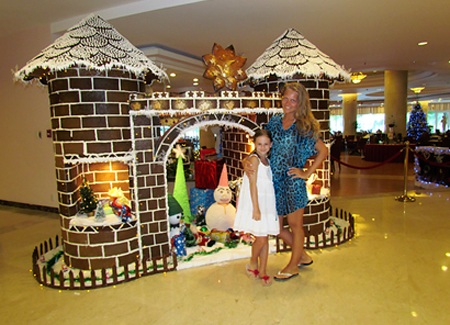 Ngỡ ngàng Tuyết rơi ở Nha Trang - 3 Trang trí Giáng sinh lộng lẫy tại quảng trường Nhà hội nghị - Vinpearl Nha Trang