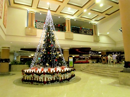 Ngỡ ngàng Tuyết rơi ở Nha Trang - 6 Trang trí Noel ấn tượng tại Vinpearl Nha Trang