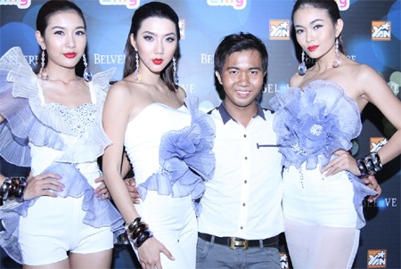Kha Mỹ Vân ấn tượng với váy trắng trong suốt - 5 Hoàng Thùy