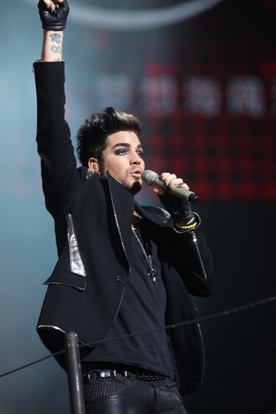 Đầu năm “hẹn hò” cùng Adam Lambert - 1 Đầu năm “hẹn hò” cùng Adam Lambert