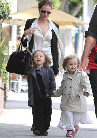 Những khoảnh khắc đẹp của gia đình Jolie - Pitt trong năm 2012 - 8 Vĩnh Ngọc