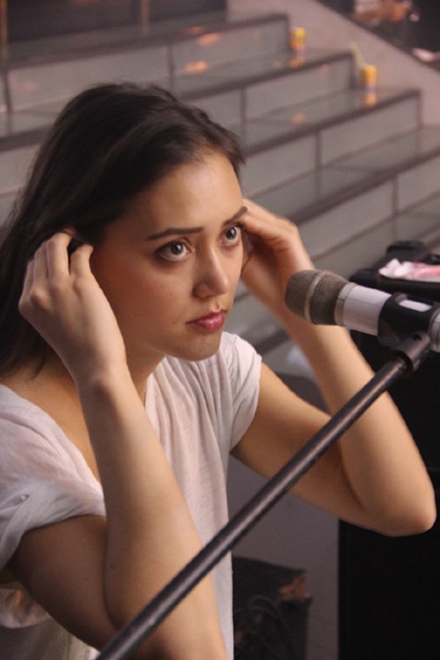 Á quân The Voice Mỹ tập luyện say sưa bên Đinh Hương, Hương Tràm - 9 Vĩnh Ngọc