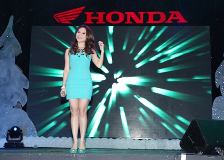 Mỹ Tâm rạng ngời trên sân khấu Be U tại Hà Nội