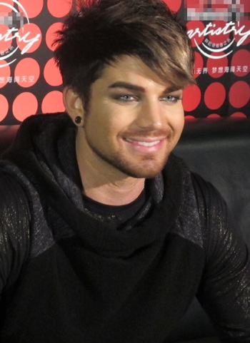 Adam Lambert mong sẽ được tới Việt Nam biểu diễn - 4 Bài và ảnh: