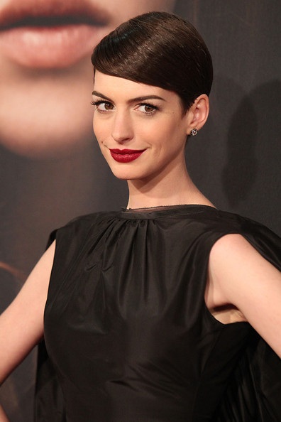 Anne Hathaway đi giày rất sành điệu - 6 VN