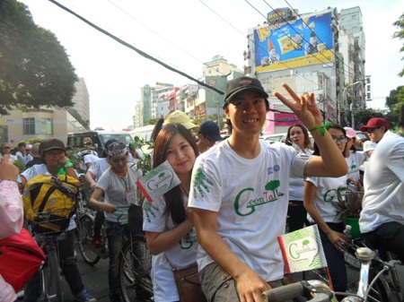 Trần Lập và thí sinh Giọng hát Việt đạp xe vì môi trường