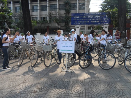 Trần Lập và thí sinh Giọng hát Việt đạp xe vì môi trường