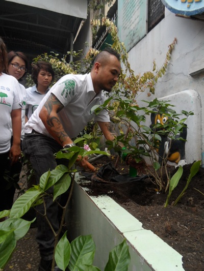 Trần Lập và thí sinh Giọng hát Việt đạp xe vì môi trường