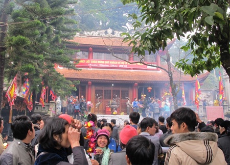 Chưa khai hội, nườm nượp du khách đổ về Tây Thiên - 1 Chưa khai hội, nườm nượp du khách đổ về Tây Thiên - 1