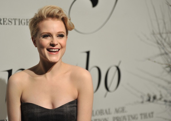 Sienna Miller lần đầu lộ bụng bầu - 8 Sienna Miller lần đầu lộ bụng bầu - 8