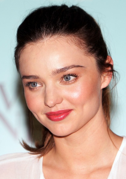 Miranda Kerr khoe chân dài nõn nà - 10