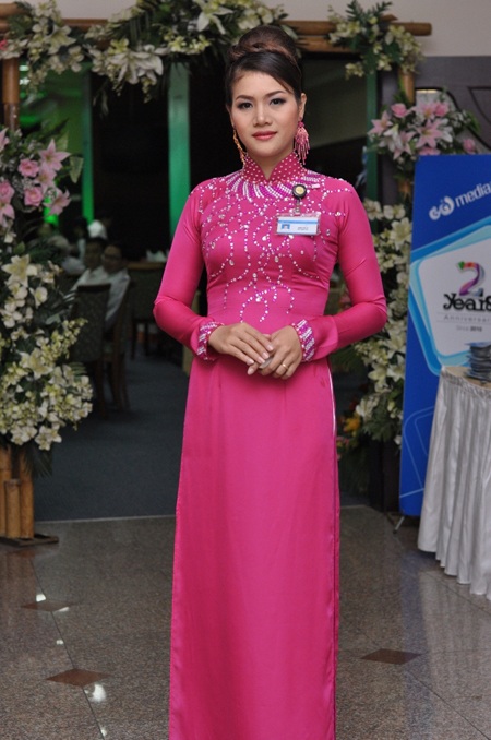 Hoa hậu Quý bà Hoàng Thị Yến hội ngộ Á hậu Đàm Thị Lý - 2 Hoa hậu Quý bà Hoàng Thị Yến hội ngộ Á hậu Đàm Thị Lý - 2