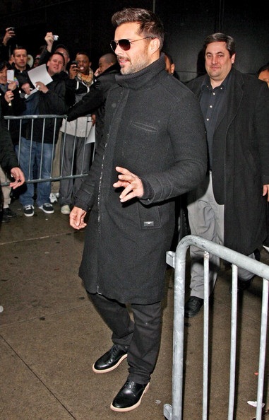 Vòng quanh thế giới giải trí ngày 16/2 - 6