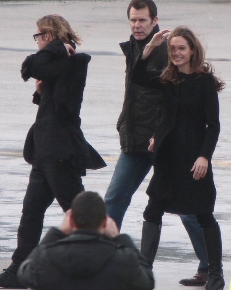 Vòng quanh thế giới giải trí ngày 16/2 - 7