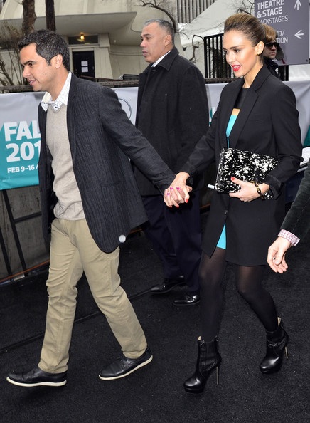 Vợ chồng Jessica Alba cùng sơn móng tay - 3 Vợ chồng Jessica Alba cùng sơn móng tay - 3