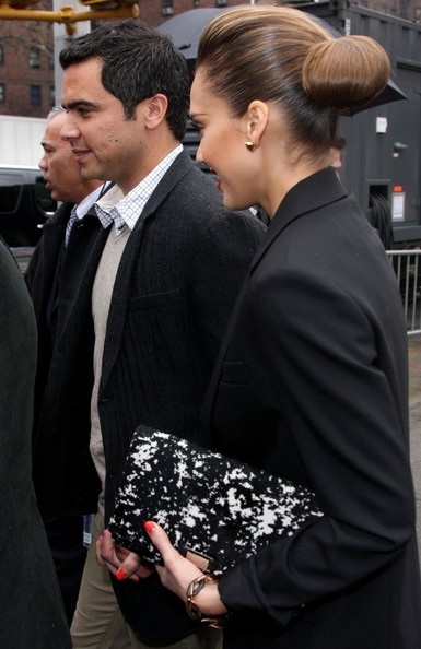 Vợ chồng Jessica Alba cùng sơn móng tay - 4 Vợ chồng Jessica Alba cùng sơn móng tay - 4