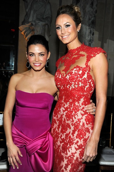 Người đẹp khoe chân “triệt để” trong buổi trình diễn của Marchesa - 6