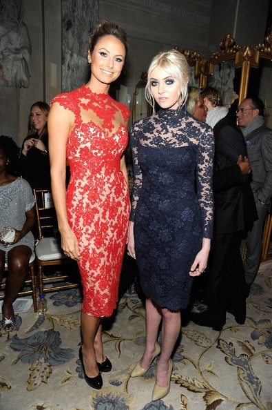 Người đẹp khoe chân “triệt để” trong buổi trình diễn của Marchesa - 9