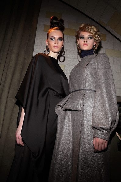 Báo chí nước ngoài đưa hình ảnh Hoàng Thùy, Tuyết Lan - 5