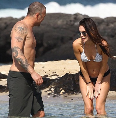 Megan Fox khoe dáng và... hình xăm tại Hawaii - 10 Megan Fox khoe dáng và... hình xăm tại Hawaii - 10