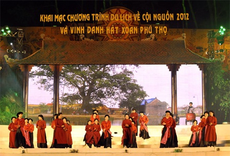 Hoành tráng đêm khai mạc Du lịch về cội nguồn - Vinh danh hát Xoan Phú Thọ - 1