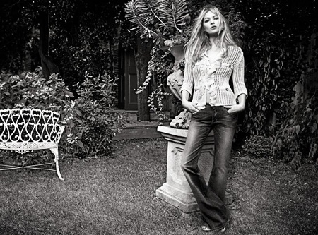 Kate Moss bị liệt tay - 4