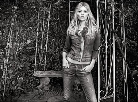 Kate Moss bị liệt tay - 3