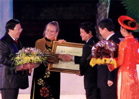 Hoành tráng đêm khai mạc Du lịch về cội nguồn - Vinh danh hát Xoan Phú Thọ - 3