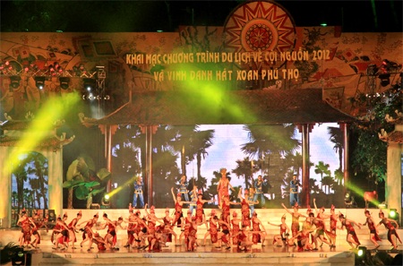 Hoành tráng đêm khai mạc Du lịch về cội nguồn - Vinh danh hát Xoan Phú Thọ - 9