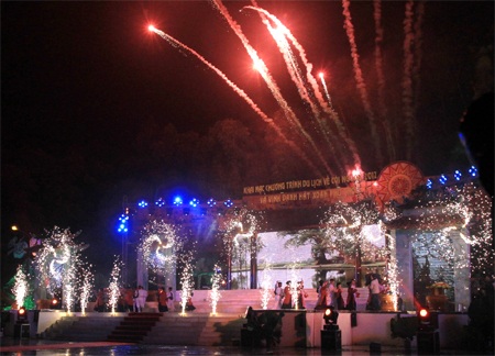 Hoành tráng đêm khai mạc Du lịch về cội nguồn - Vinh danh hát Xoan Phú Thọ - 10