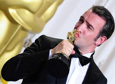 Vẻ lãng tử hút hồn của nam diễn viên xuất sắc nhất Oscar 2012 - 8 Vẻ lãng tử hút hồn của nam diễn viên xuất sắc nhất Oscar 2012 - 8