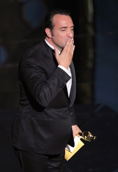 Vẻ lãng tử hút hồn của nam diễn viên xuất sắc nhất Oscar 2012 - 5 Vẻ lãng tử hút hồn của nam diễn viên xuất sắc nhất Oscar 2012 - 5