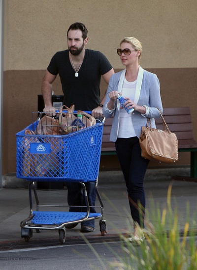 Vòng quanh thế giới giải trí ngày 1/3