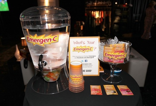 “Sao” dự lễ trao giải của Mỹ nhận quà gì? - 1