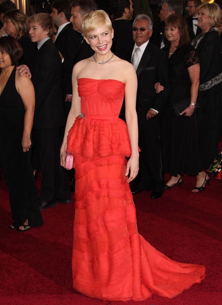 Những chiếc váy đẹp nhất trên thảm đỏ Oscar 2012 | Báo Dân trí