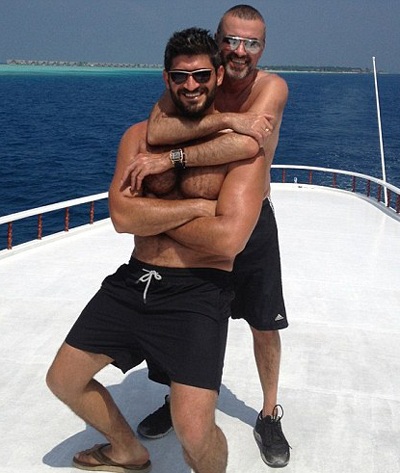 Vòng quanh thế giới giải trí ngày 6/2 - 1