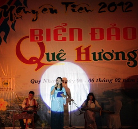 Đêm hội ngộ thơ trên đồi Thi Nhân - 1 Đêm hội ngộ thơ trên đồi Thi Nhân - 1
