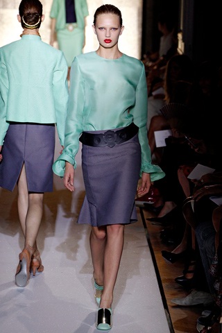 Yves Saint Laurent: Sành điệu, thanh lịch - 3 Yves Saint Laurent: Sành điệu, thanh lịch - 3
