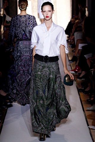 Yves Saint Laurent: Sành điệu, thanh lịch - 10 Yves Saint Laurent: Sành điệu, thanh lịch - 10