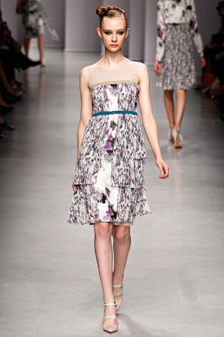 Sành điệu, nữ tính với BST Antonio Marras