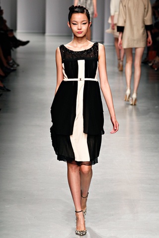 Sành điệu, nữ tính với BST Antonio Marras