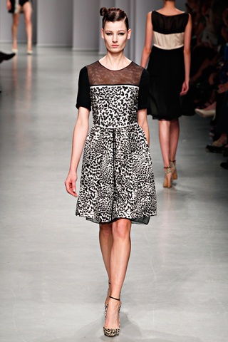 Sành điệu, nữ tính với BST Antonio Marras