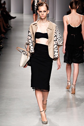 Sành điệu, nữ tính với BST Antonio Marras