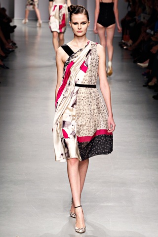 Sành điệu, nữ tính với BST Antonio Marras