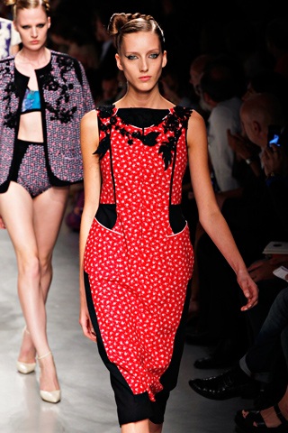 Sành điệu, nữ tính với BST Antonio Marras