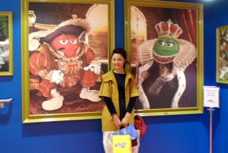 Trà My khám phá London trước giờ G