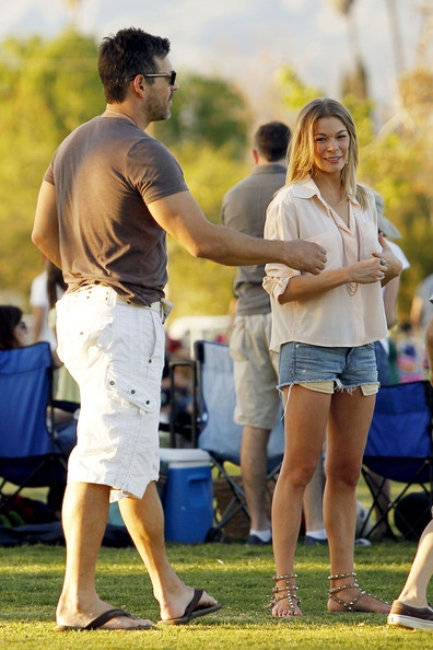 LeAnn Rimes vui vẻ với vợ cũ của chồng