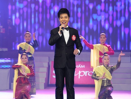 Thanh Ngọc duyên dáng với áo tứ thân - 10 Thanh Ngọc duyên dáng với áo tứ thân